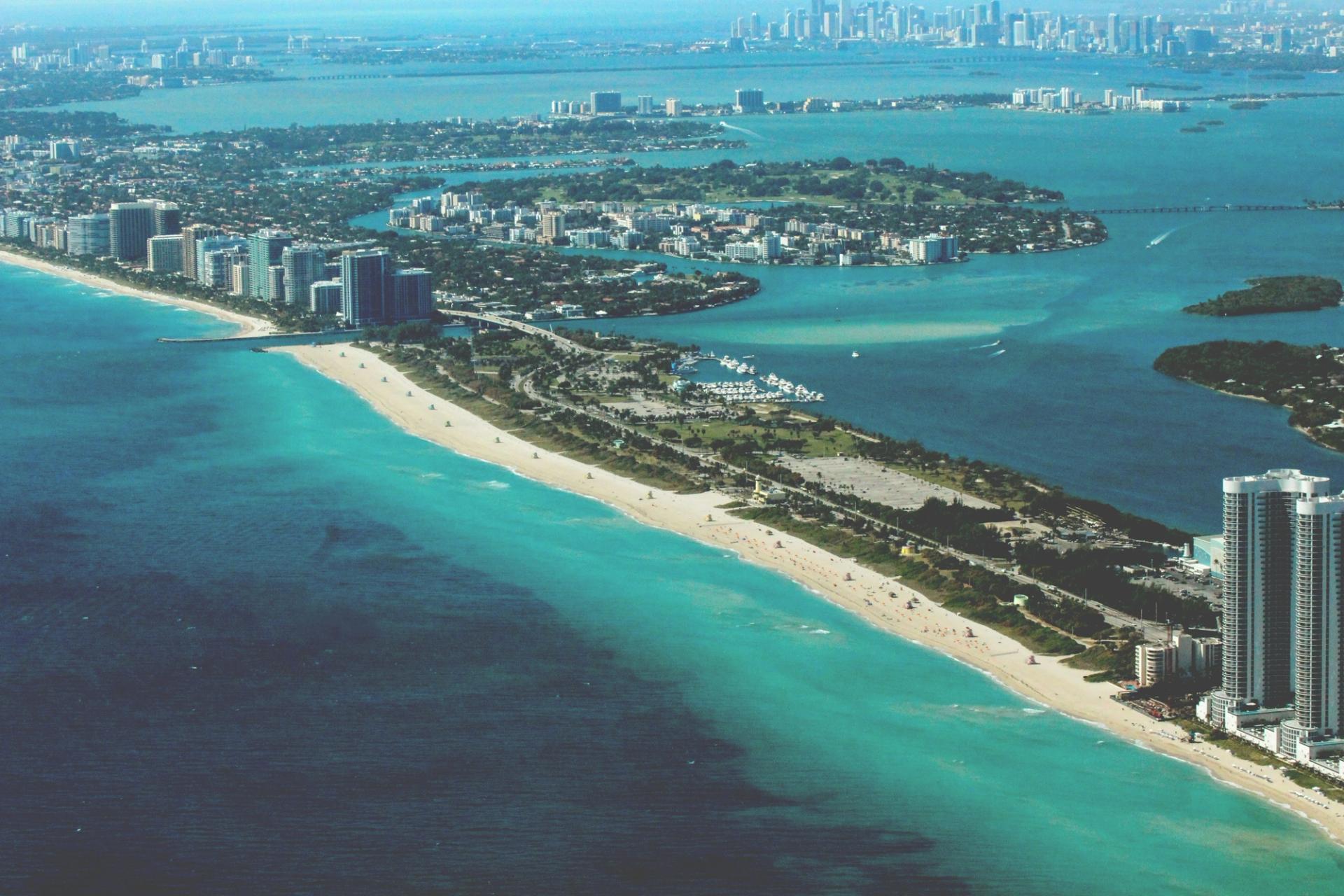 Florida coastline and communities served by Starlight-affiliated dental offices